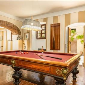 8 Bedroom Villa with Pool near Certaldo, Tuscany, Sleeps 14 - 15